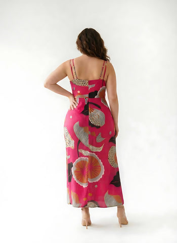 Plus size chinon dress with a fluid silhouette that moves easily and feels comfortable throughout