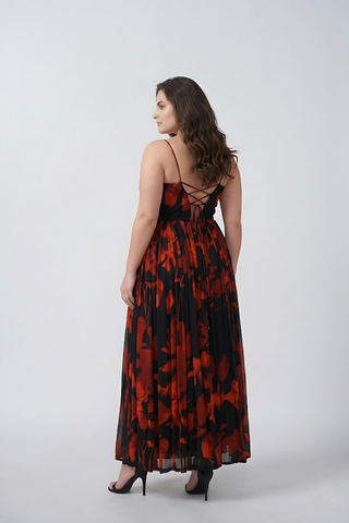Extended size floral maxi dress, perfect for parties, dinners, and evening occasions