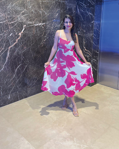 Summer Petal Poise