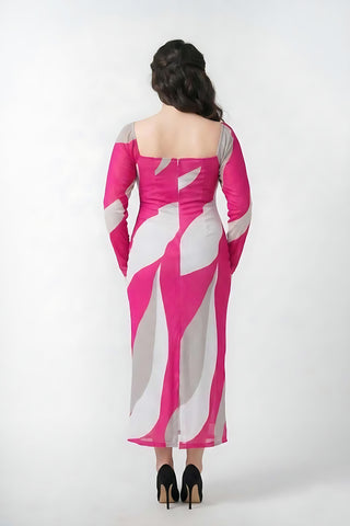 Plus size chinon dress with a smooth silhouette that falls comfortably along the body