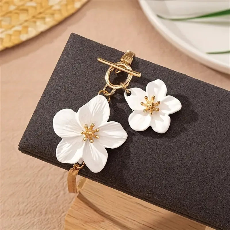 Floral Charm Anklet – White