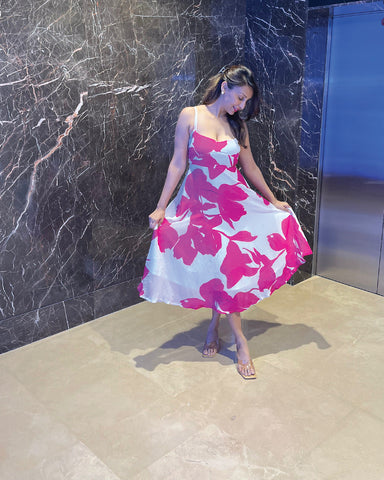 Summer Petal Poise