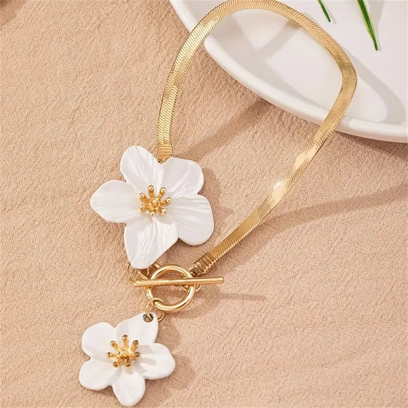 Floral Charm Anklet – White